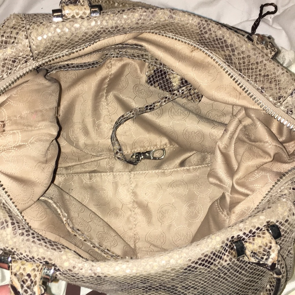 Michael Kors Purse - Picture 7 of 7